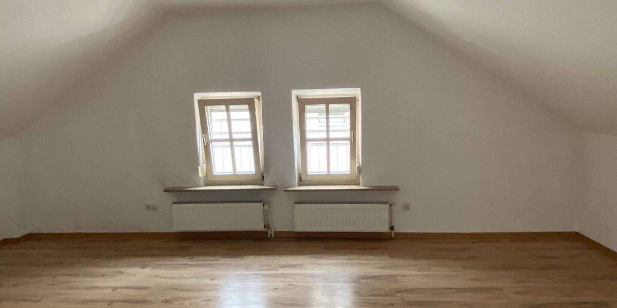 Mehrfamilienhaus, Wohnhaus Forchheim - 6 Zimmer, 200 m&sup2;, 410.000&euro; | Angebot:26527955
