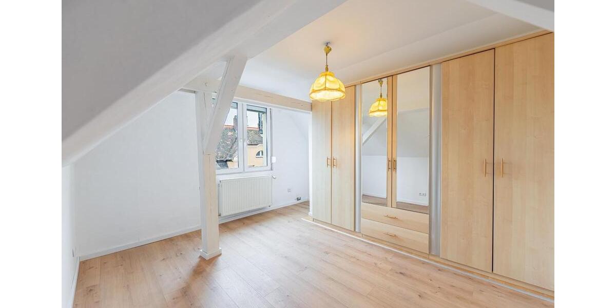 Dachgeschoßwohnung Nürnberg Eberhardshof - 3 Zimmer, 80 m&sup2;, 1.100&euro; | Angebot:26594115