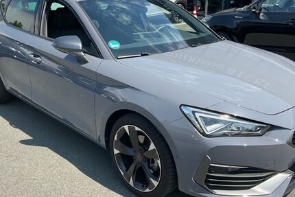 Cupra Leon 24.353 km 23.987 &euro; Fürth 90763