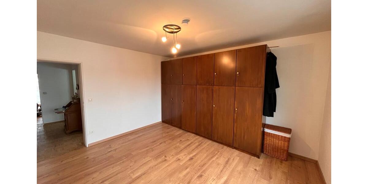 Etagenwohnung Nürnberg Erlenstegen - 2 Zimmer, 72 m&sup2;, 950&euro; | Angebot:25901714