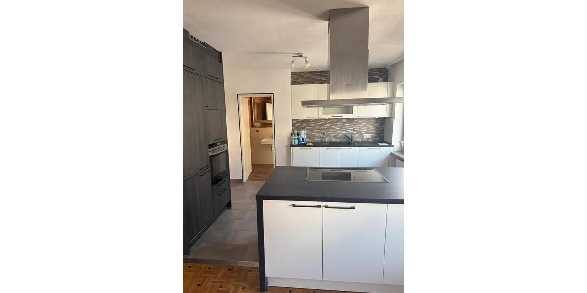 Hochparterre Röttenbach - 4 Zimmer, 142 m&sup2;, 1.390&euro; | Angebot:25922036