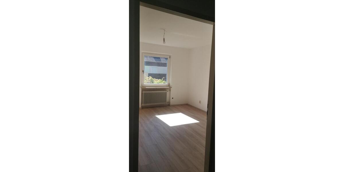 Reihenhaus Zirndorf - 6 Zimmer, 150 m&sup2;, 1.750&euro; | Angebot:26634678