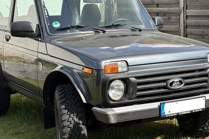 Lada Niva 19.000 km 15.600 &euro; Schwarzenbruck 90592