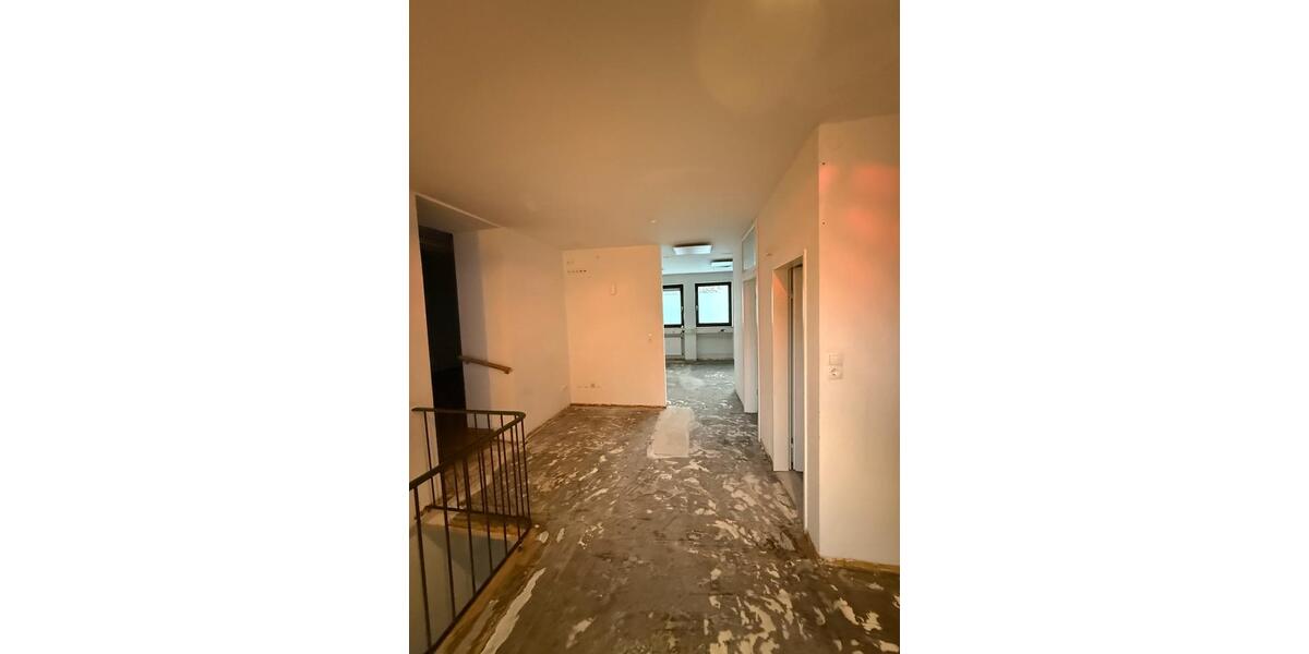 Erdgeschoßwohnung Neustadt an der Aisch - 6 Zimmer, 170 m&sup2;, 199.000&euro; | Angebot:27162936