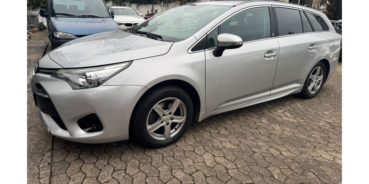 Toyota Avensis 228.000 km 10.500 &euro; Nürnberg 90453