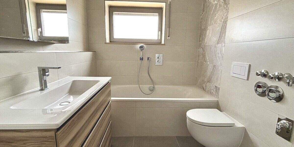 Etagenwohnung Roth - 3 Zimmer, 93 m&sup2;, 275.000&euro; | Angebot:25674302