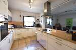 Etagenwohnung Adelsdorf - 8 Zimmer, 207 m&sup2;, 425.000&euro; | Angebot:25899007