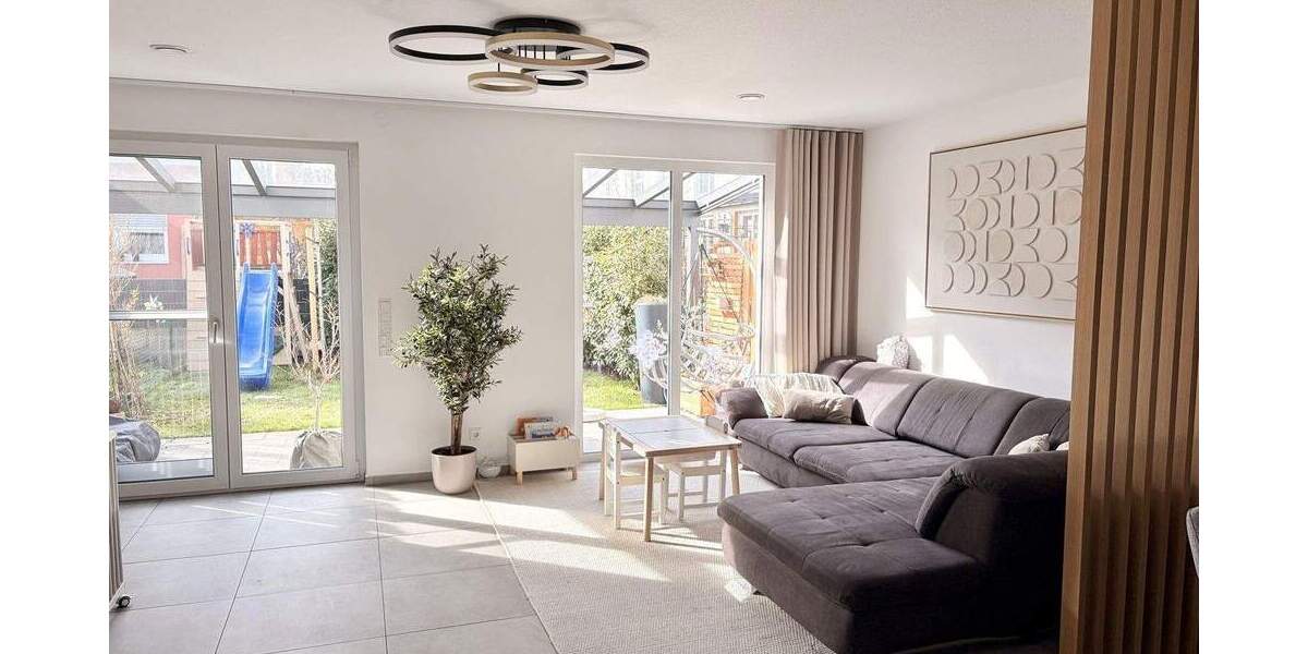 Reihenmittelhaus Adelsdorf - 5 Zimmer, 163 m&sup2;, 589.000&euro; | Angebot:25823694