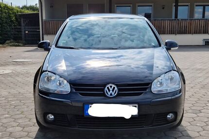 VW Golf 185.000 km 2.799 &euro; Roßtal 90574