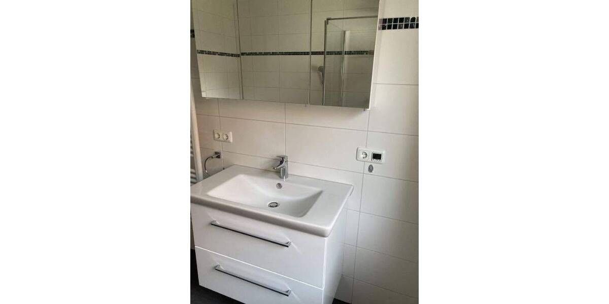 Etagenwohnung Erlangen Hüttendorf - 3 Zimmer, 100 m&sup2;, 950&euro; | Angebot:26841804