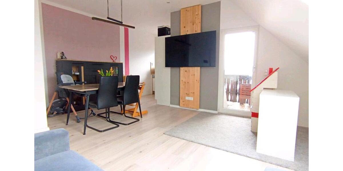Dachgeschoßwohnung Aurachtal - 3.5 Zimmer, 73 m&sup2;, 900&euro; | Angebot:25289075