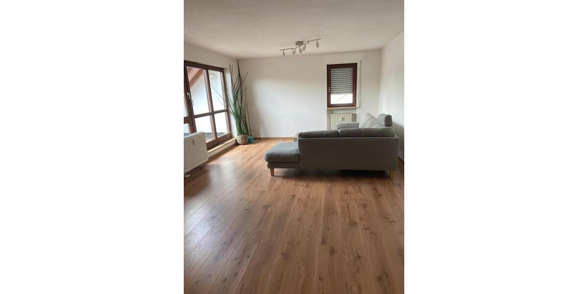 Dachgeschoßwohnung Markt Erlbach - 2 Zimmer, 62 m&sup2;, 680&euro; | Angebot:25236560