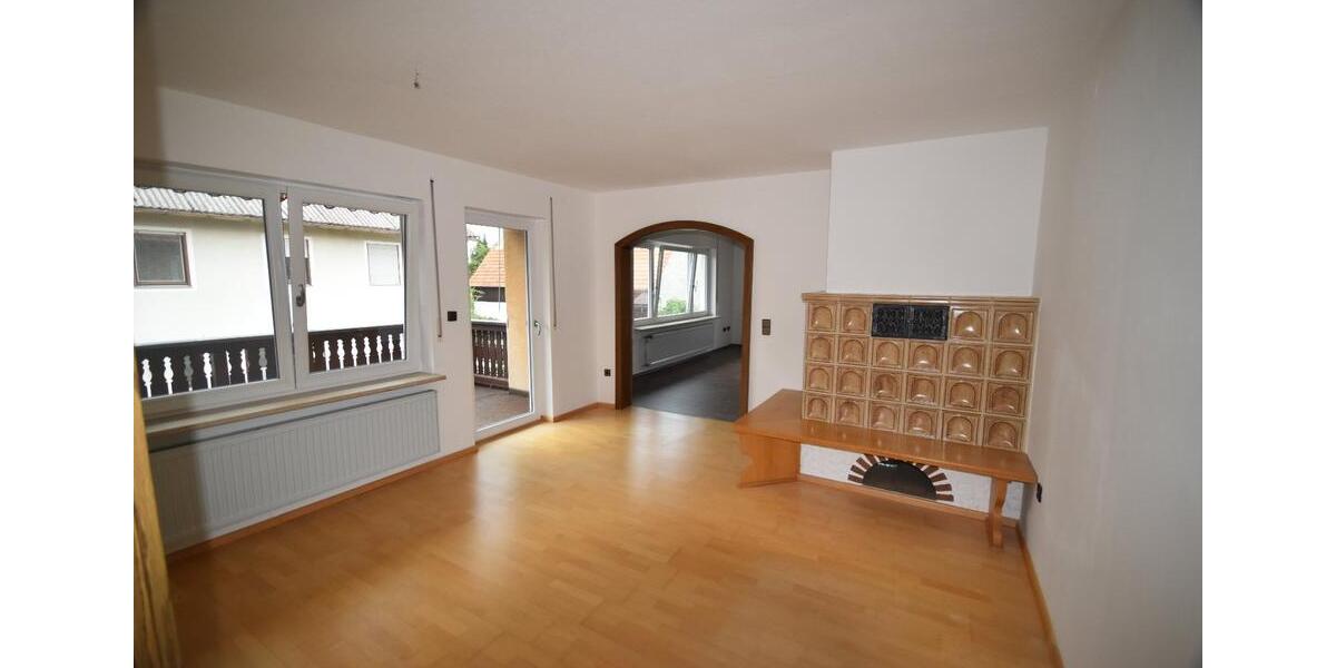 Etagenwohnung Pyrbaum - 5 Zimmer, 123 m&sup2;, 990&euro; | Angebot:26491282