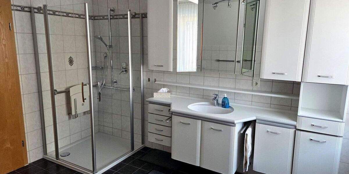 Einfamilienhaus Roßtal - 6 Zimmer, 162 m&sup2;, 849.000&euro; | Angebot:25711087