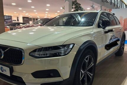 Volvo V90 Cross Country 183.269 km 28.970 &euro; Erlangen 91058