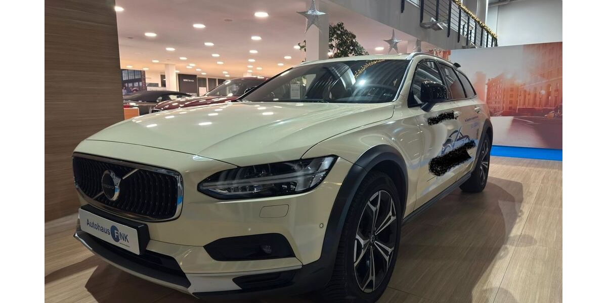 Volvo V90 Cross Country 183.269 km 28.970 &euro; Erlangen 91058