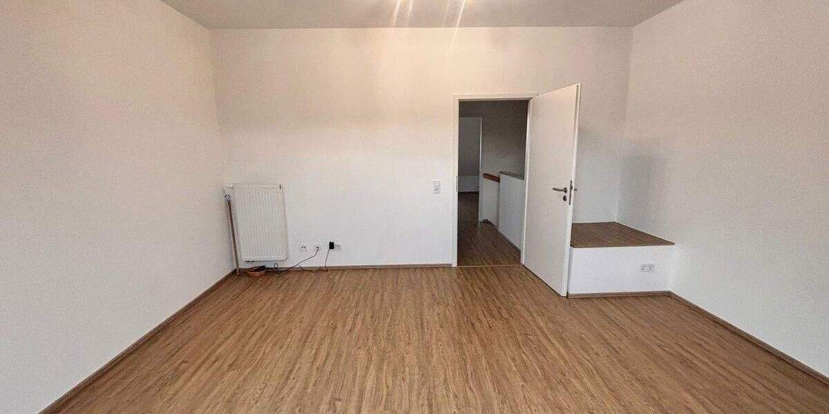 Reihenmittelhaus Erlangen Eltersdorf - 5 Zimmer, 145 m&sup2;, 729.000&euro; | Angebot:25865533