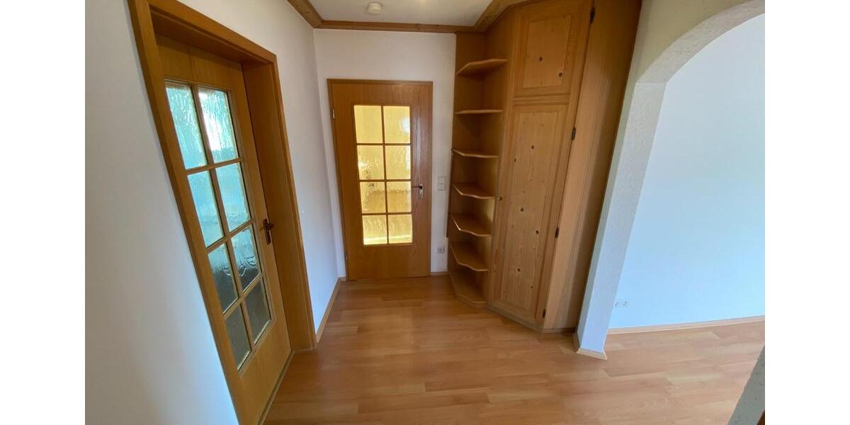 Etagenwohnung Heroldsberg - 3 Zimmer, 94 m&sup2;, 990&euro; | Angebot:25185442