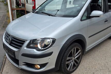 VW Touran 215.000 km 2.999 &euro; Nürnberg 90441