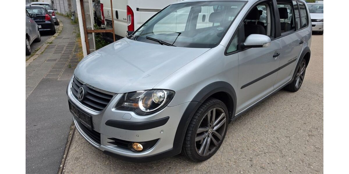 VW Touran 215.000 km 2.999 &euro; Nürnberg 90441