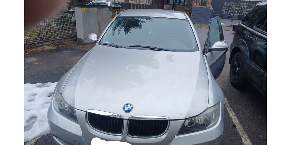 BMW E90 214.000 km 2.800 &euro; Fürth 90744