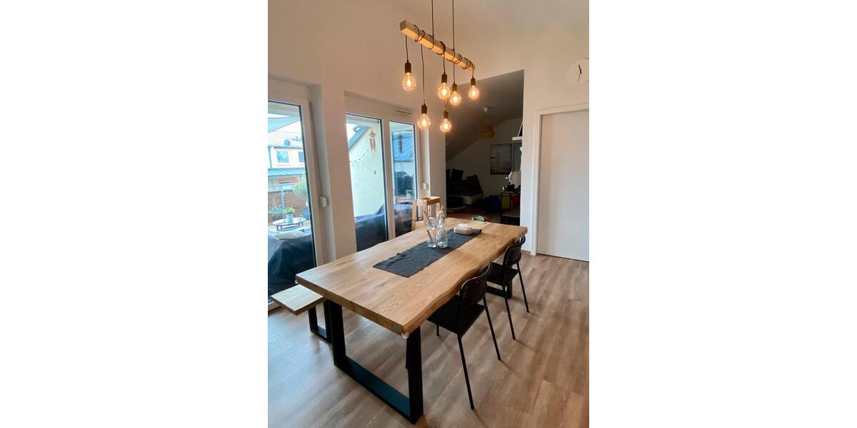 Dachgeschoßwohnung Markt Erlbach - 2.5 Zimmer, 83 m&sup2;, 279.000&euro; | Angebot:23864414