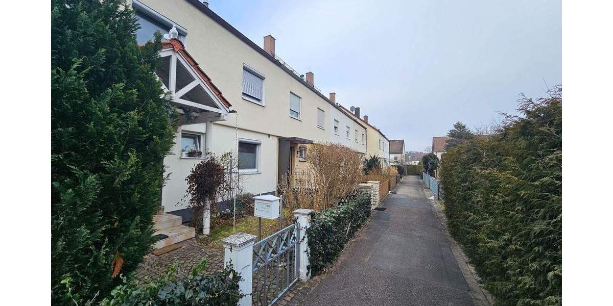 Reihenmittelhaus Nürnberg Gaulnhofen - 5 Zimmer, 149 m&sup2;, 565.000&euro; | Angebot:25899483