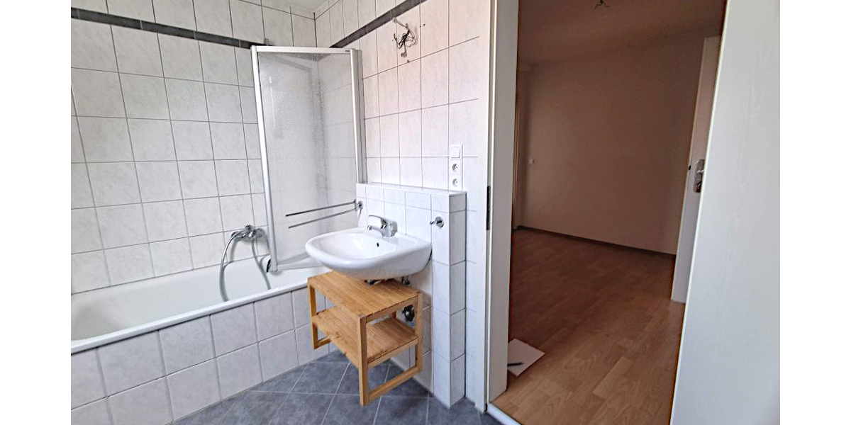 Schöne 3-Zi-Whg - FÜR MAXIMAL 2 PERSONEN -Einbauküche – Tageslichtbad – Wiesengrund in Laufweite - 3- Wendelstein | Angebot:18982291