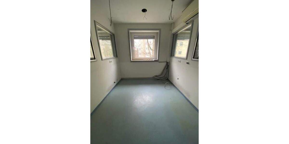 Gewerbeobjekt Nürnberg Langwasser - 6 Zimmer, 125 m&sup2;, 1.250&euro; | Angebot:25665546