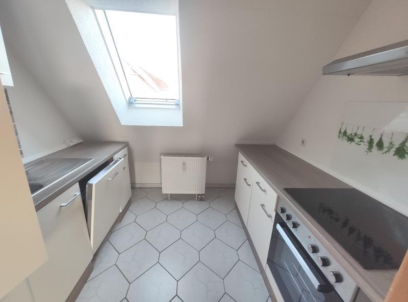 Große Maisonette mit Klimaanlagen (aktuell in 2 Wohnungen unterteilt) mit 2 Balkonen, 2 Einbauküchen und 2 Stellplätzen - Etagenwohnung Hausen | Angebot:20238797