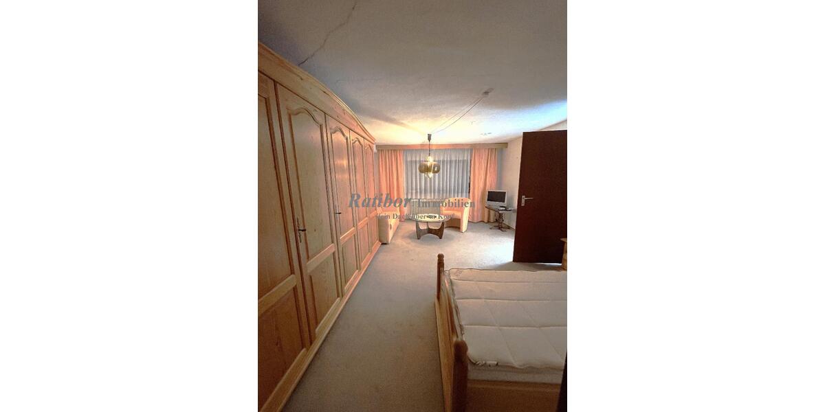 Sehr großzügiges und gepflegtes Einfamilienhaus mit Einliegerwohnung und Doppelgarage in Roth OT - Bungalow Roth Pfaffenhofen | Angebot:25634482