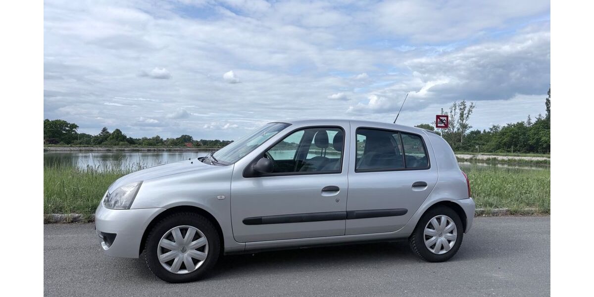 Renault Clio 98.900 km 2.790 &euro; Fürth 90766