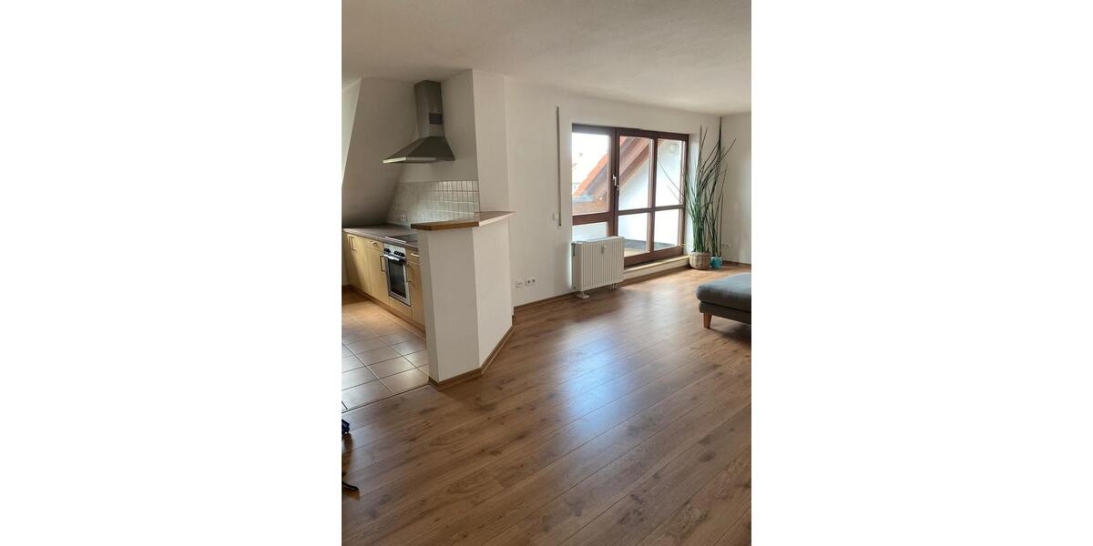 Dachgeschoßwohnung Markt Erlbach - 2 Zimmer, 62 m&sup2;, 680&euro; | Angebot:25236560