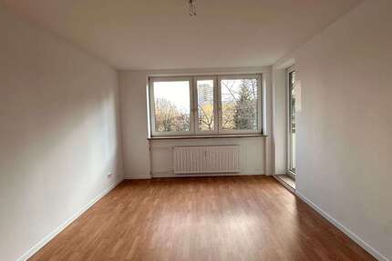Wohnung Nürnberg Röthenbach - 3 Zimmer, 80 m&sup2;, 957&euro; | Angebot:23795605