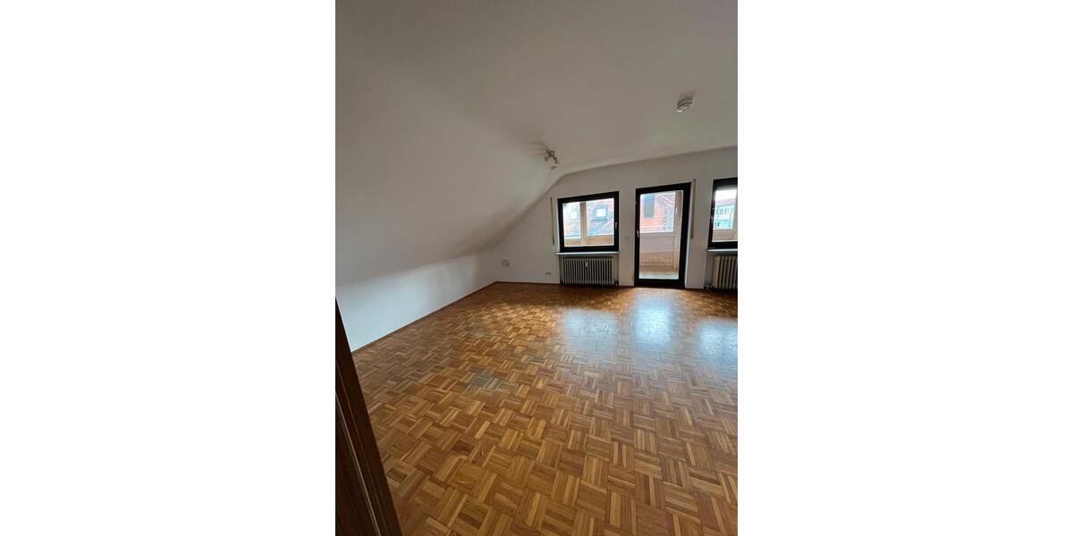 Dachgeschoßwohnung Röthenbach an der Pegnitz - 3 Zimmer, 88 m&sup2;, 900&euro; | Angebot:26492899