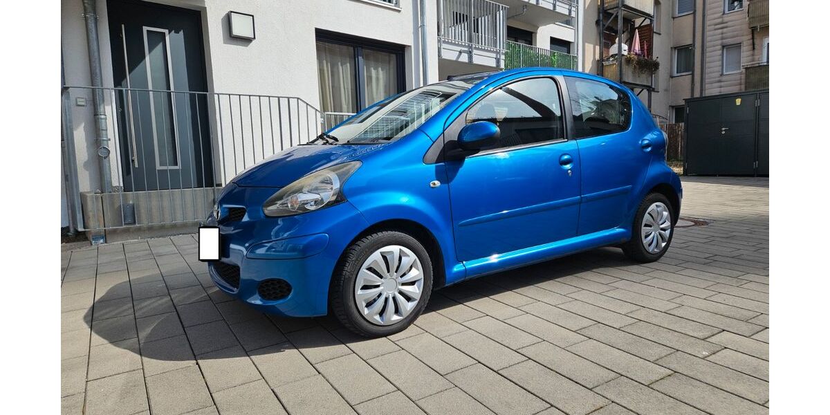 Toyota Aygo (X) 121.000 km 2.300 &euro; Nürnberg 90429