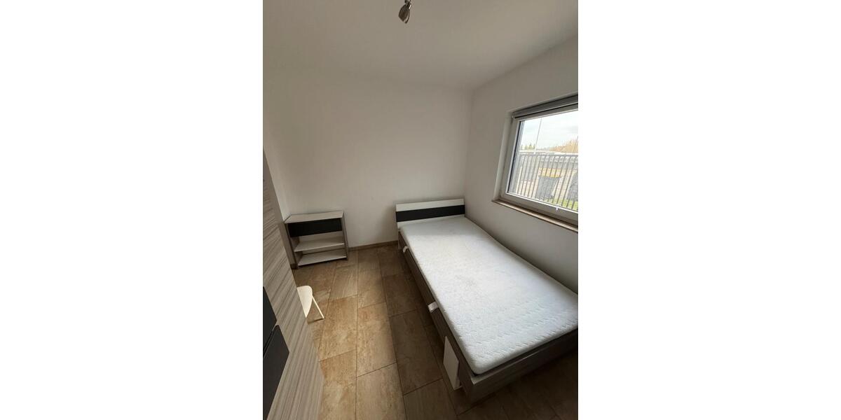 Erdgeschoßwohnung Roßtal - 1 Zimmer, 20 m&sup2;, 450&euro; | Angebot:25663286