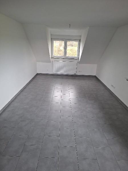 Dachgeschoßwohnung Roßtal - 3 Zimmer, 97 m&sup2;, 990&euro; | Angebot:25350323