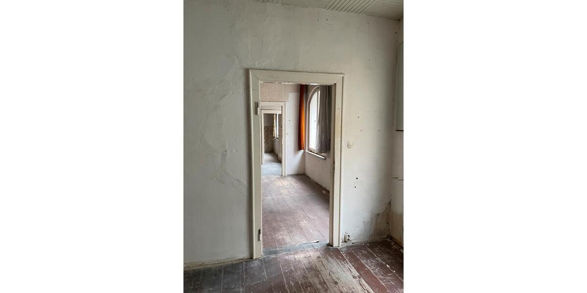 Etagenwohnung Nürnberg Sankt Leonhard - 8 Zimmer, 200 m&sup2;, 300.000&euro; | Angebot:27007176