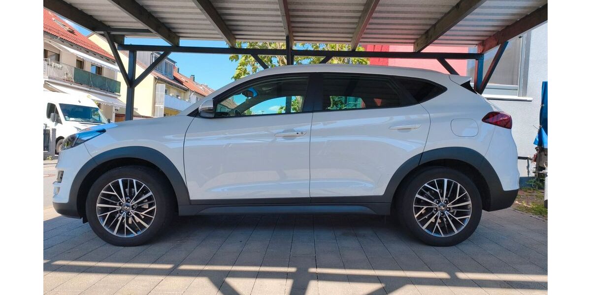 Hyundai TUCSON 102.700 km 17.200 &euro; Oberasbach 90522