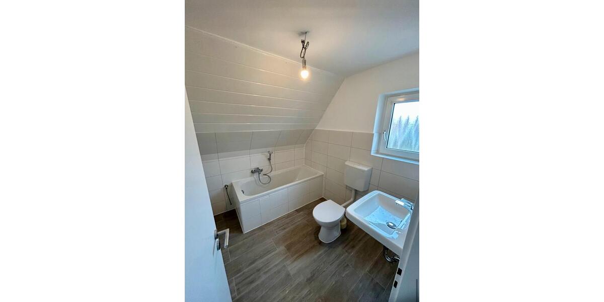 Dachgeschoßwohnung Nürnberg - 3 Zimmer, 60 m&sup2;, 800&euro; | Angebot:25185408