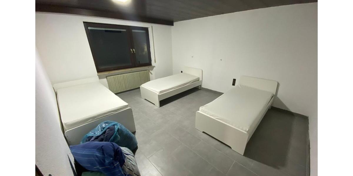 Erdgeschoßwohnung Nürnberg Altenfurt - 5 Zimmer, 140 m&sup2;, 2.000&euro; | Angebot:26648183