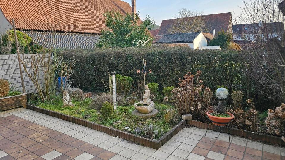 Erdgeschoßwohnung Bubenreuth - 4 Zimmer, 11 m&sup2;, 430&euro; | Angebot:25445926