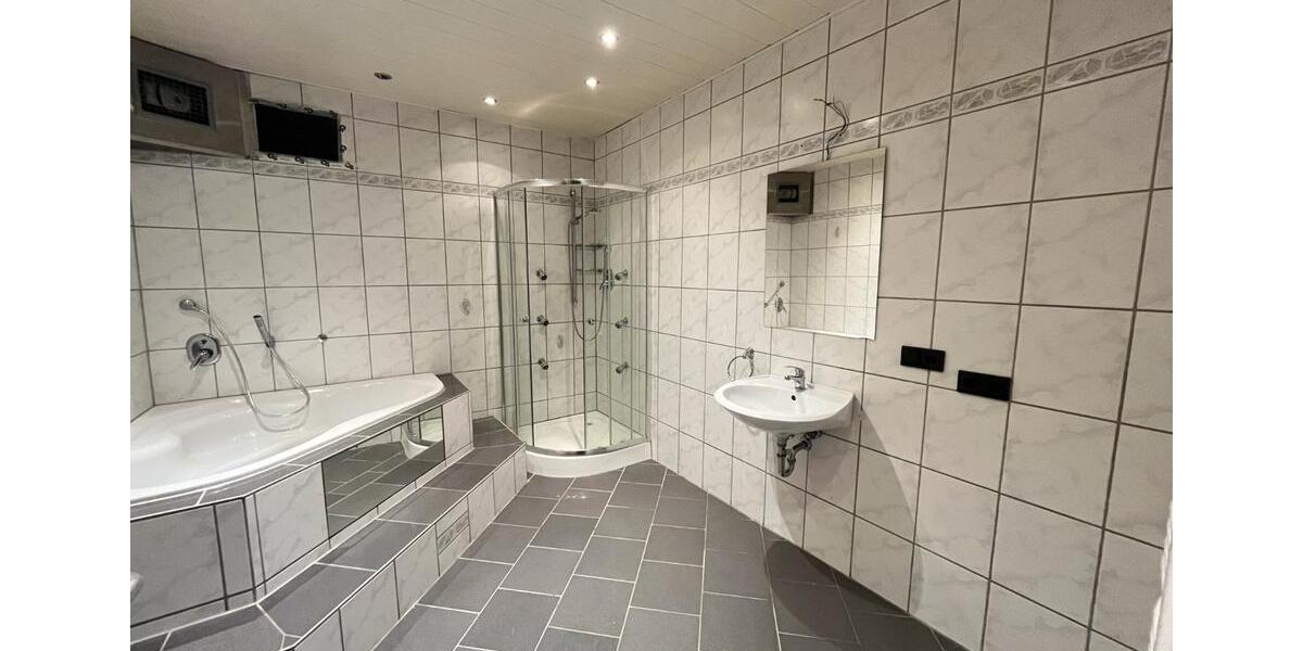 Etagenwohnung Schwabach - 3 Zimmer, 110 m&sup2;, 990&euro; | Angebot:25965996