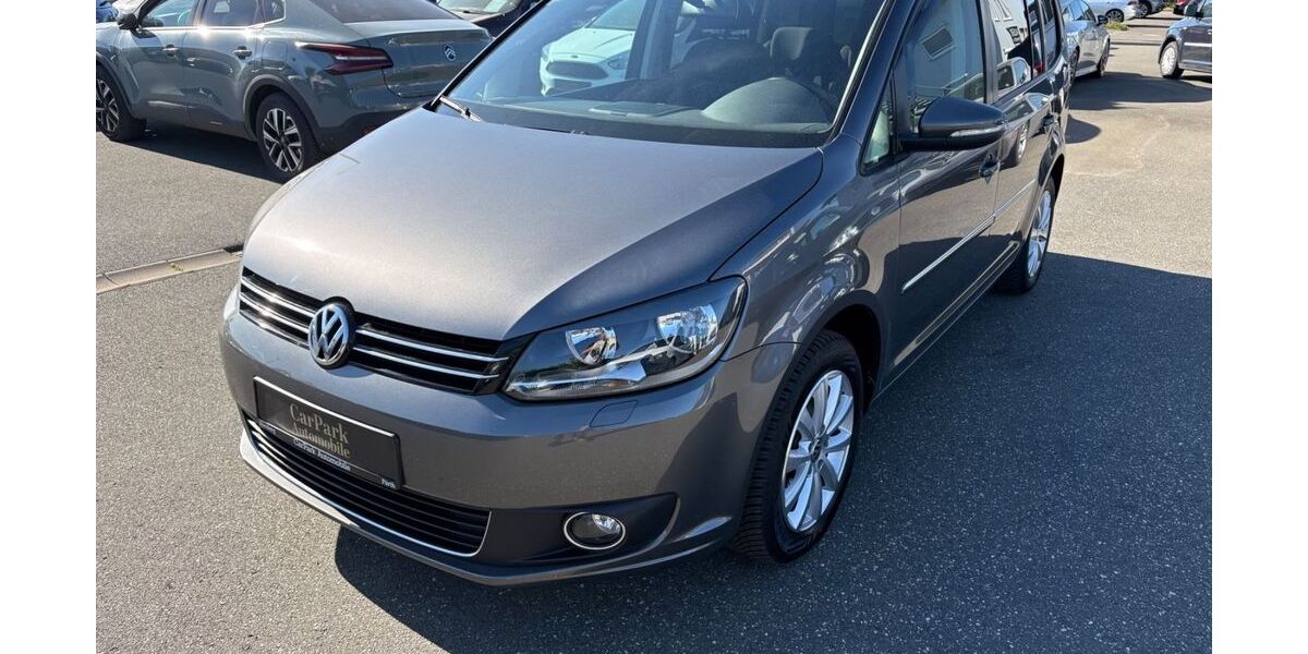 VW Touran 136.003 km 10.799 &euro; Fürth 90763