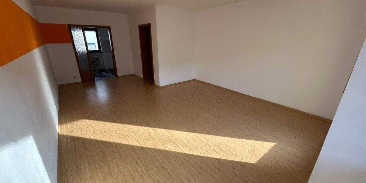 Etagenwohnung Erlangen Innenstadt - 2 Zimmer, 63 m&sup2;, 270.000&euro; | Angebot:25671212
