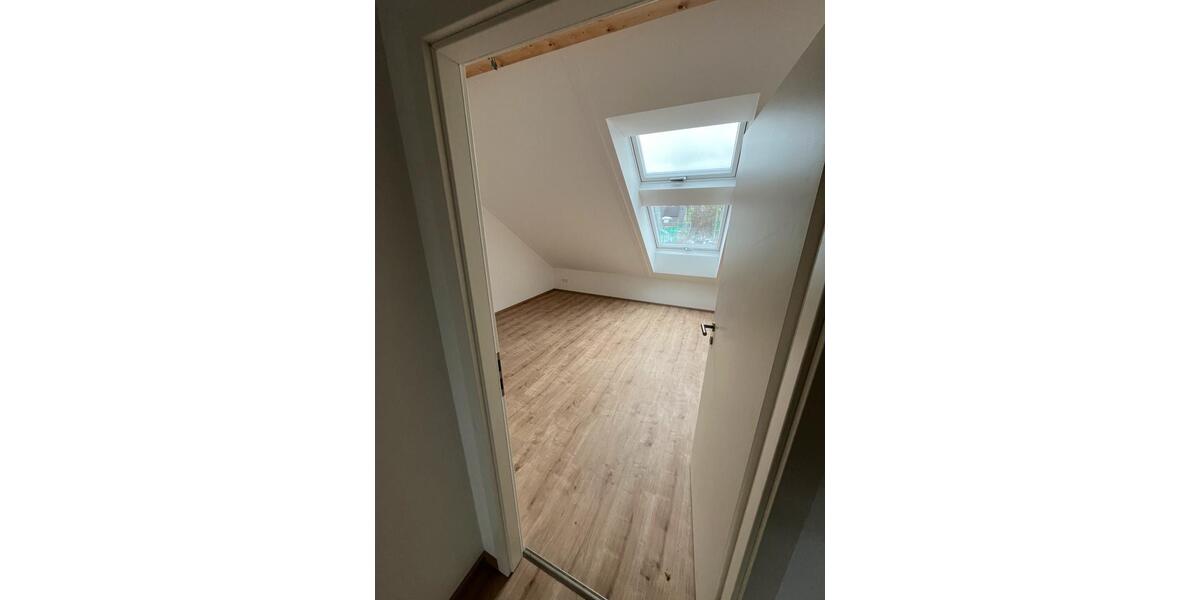 Reihenhaus Roth - 5 Zimmer, 140 m&sup2;, 1.540&euro; | Angebot:25175097