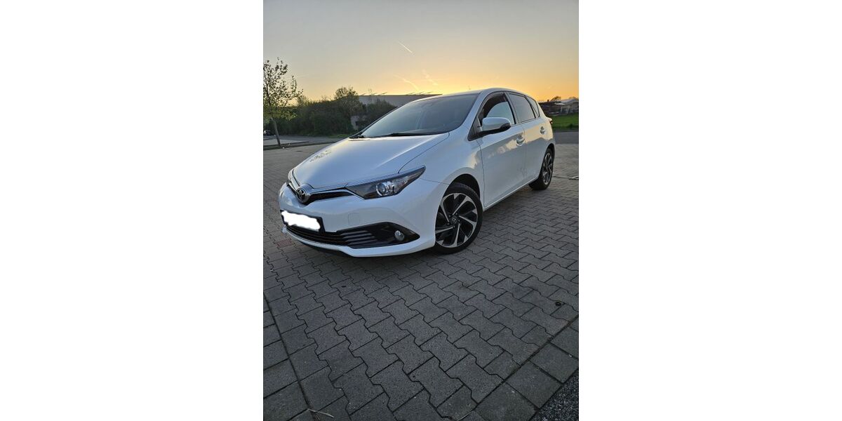 Toyota Auris 135.800 km 9.300 &euro; Wendelstein 90530