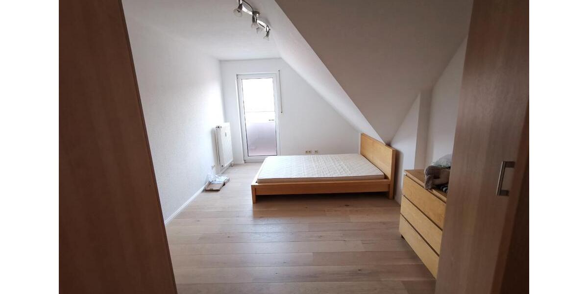 Dachgeschoßwohnung Nürnberg Hasenbuck - 3 Zimmer, 102 m&sup2;, 385.000&euro; | Angebot:26355393