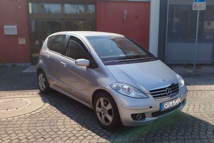 Mercedes-Benz 200 124.300 km 2.290 &euro; Herzogenaurach 91074